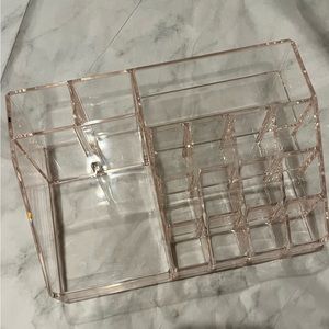 MAKEUP ORGANIZER